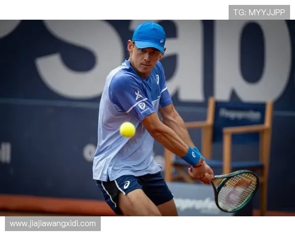 纳达尔宣布退役后首度公开亮相 网球传奇重返赛场传递新信心